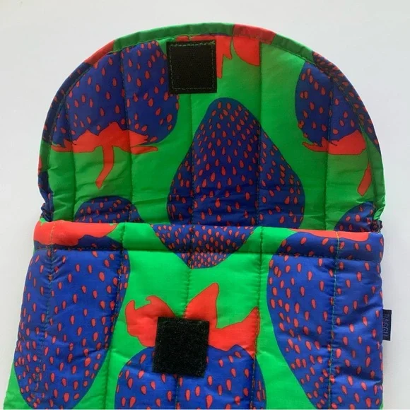 gucci Electric Strawberry Laptop Sleeve Pouch - Picture 4 of 6